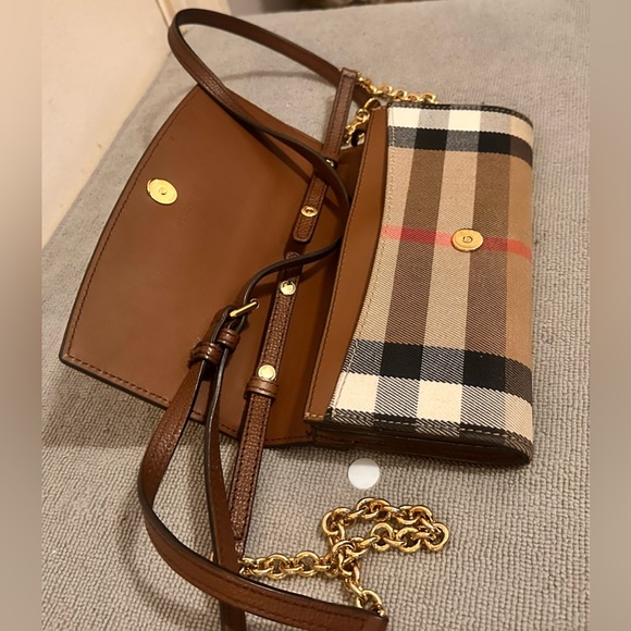 Burberry Henley Chain Crossbody Check Canvas Tan Brown 100% Authentic - Picture 2 of 16